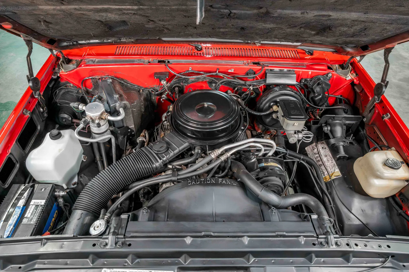 1986-Chevrolet-K10-Apple Red-111834-42.jpg